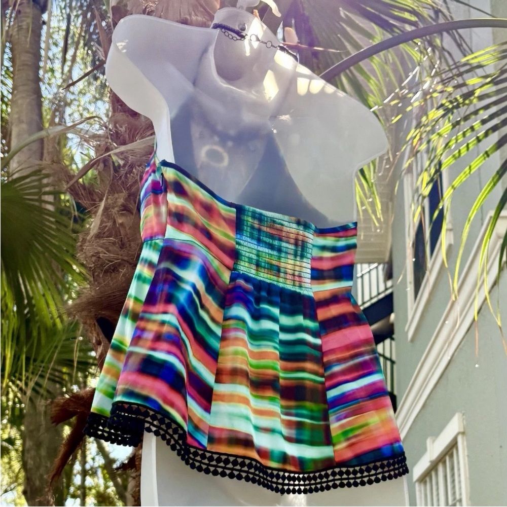 Halter top - Picture 3 of 3